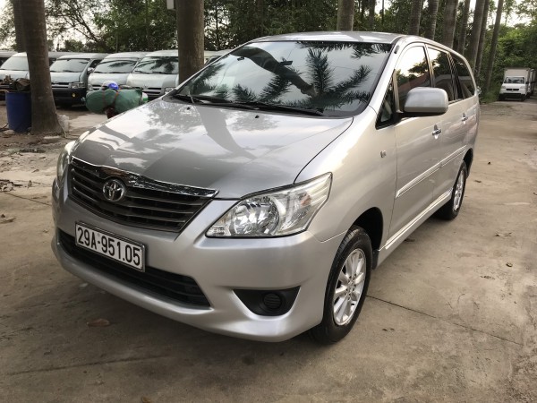 Toyota Innova Bán xe inova đời 2013 số sàn,xe biển HN