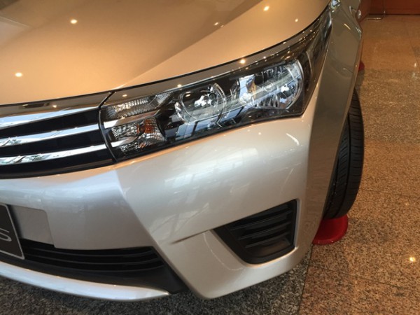Toyota Corolla Altis 1.8G MT số sàn 2016