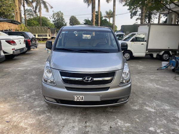 Hyundai Grand Starex Bán Hyundai starex 9 chỗ,2015 máy xăng