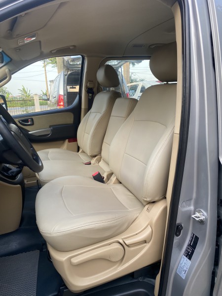 Hyundai Grand Starex Bán Hyundai starex 9 chỗ,2015 máy xăng