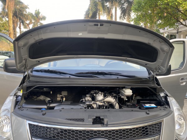 Hyundai Grand Starex Bán Hyundai starex 9 chỗ,2015 máy xăng