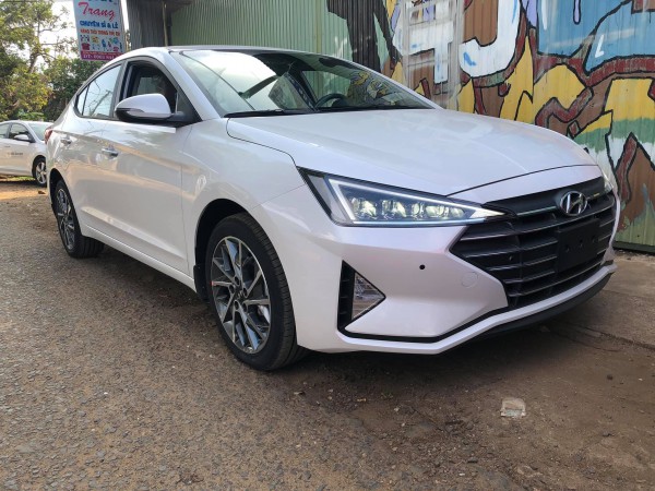 Hyundai Elantra Bán xe Hyundai Elantra - Ưu đãi kép