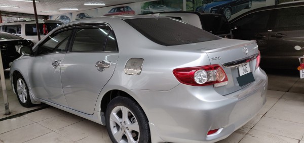 Toyota Corolla Altis 2.0V màu Bạc đời 2011