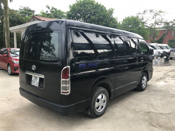 Toyota Hiace Bán xe Toyota mập lợn đời 2011,máy xăng,