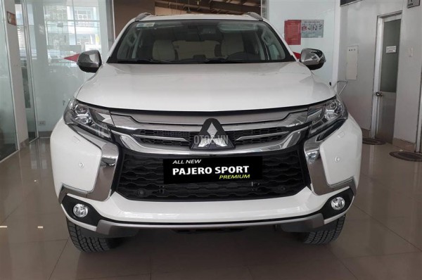 Mitsubishi Pajero Xe	Mitsubishi Pajero Sport	2.4D 4x2 AT