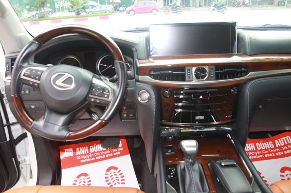 Lexus LX 570 sx, đk 2016, màu trắng, nội thất nâu