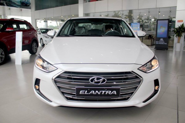 Hyundai Elantra 2017 mới xuất xưởng, giá tốt: 0938083204