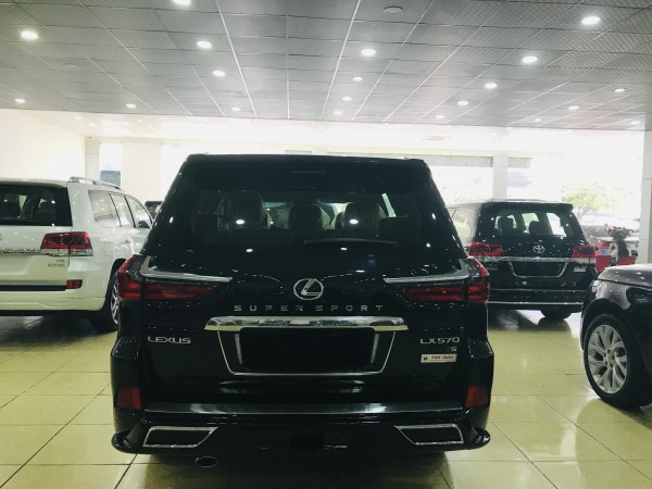 Lexus LX 570 Bán lexus Lx570 super Sport 2019,màu đen