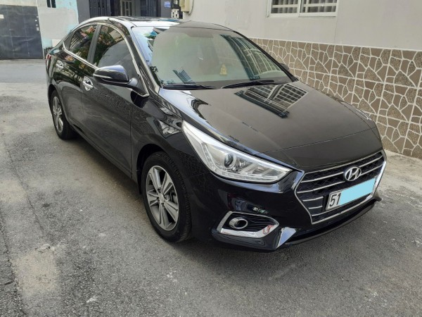 Hyundai Accent 2019 đk 2020 số tự động, màu đen huyền c