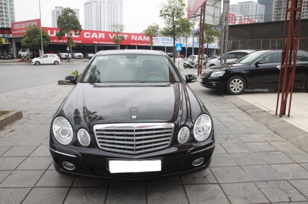 Mercedes-Benz E 280 Mercedes E280, sản xuất 2006. Màu đen