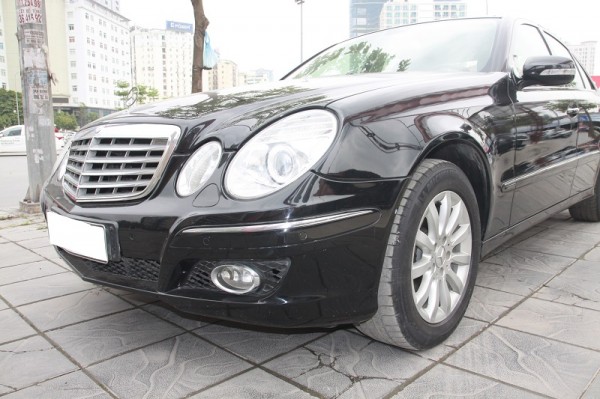 Mercedes-Benz E 280 Mercedes E280, sản xuất 2006. Màu đen