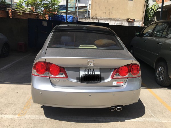 Honda Civic Xe Civic 1.8 AT màu xám bạc