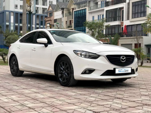 Mazda 6 - 2.0AT 2016, màu trắng, biển Hà Nội