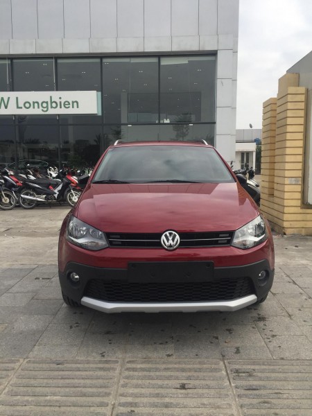 Volkswagen polo Cross màu đỏ Ruby