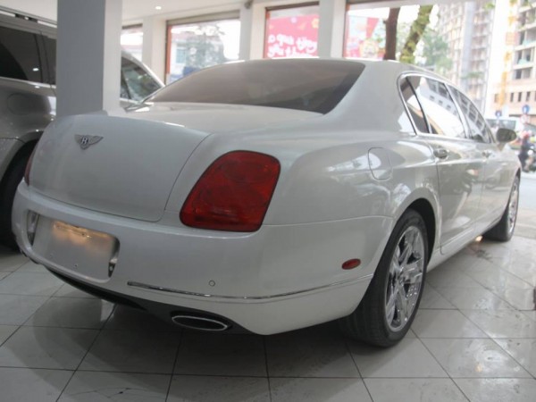 Bentley Continental Flying Spur Mùa Trắng Sản Xuất Năm 2009