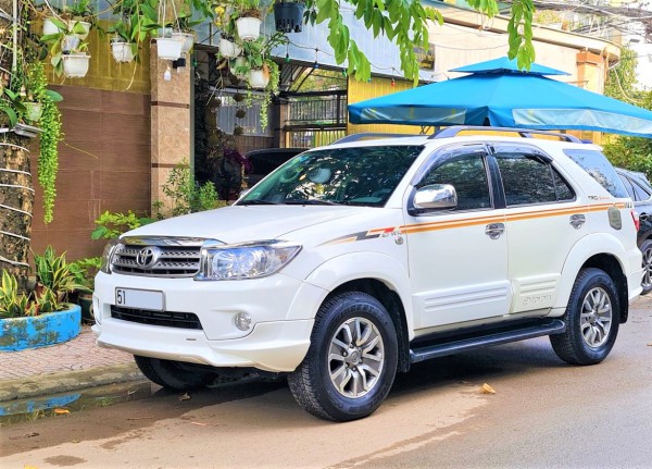 Toyota Fortuner Sportivo sản xuất 2012