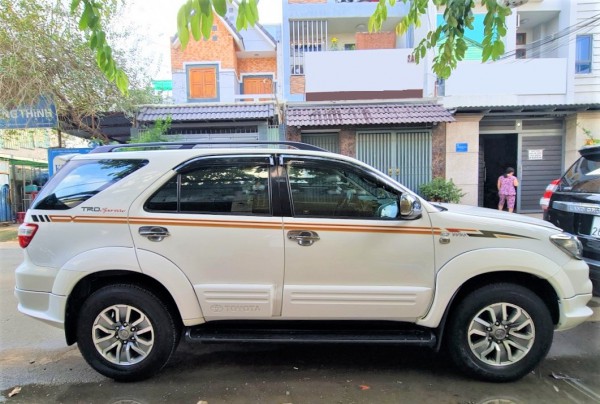 Toyota Fortuner Sportivo sản xuất 2012