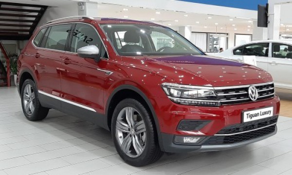 Volkswagen Tiguan Volkswagen Tiguan Luxury Rubyred 1,8 tỷ