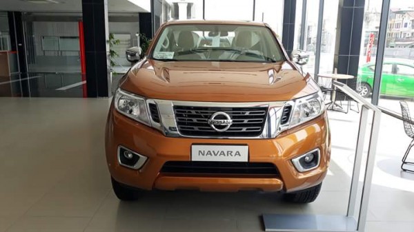 Nissan Navara bán xe Nissan Navara 2018 đủ màu giá tốt