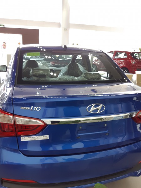 Hyundai i10 Sedan MT Base, đủ các màu hổ trợ trả góp