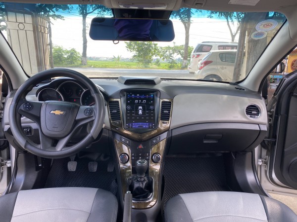 Chevrolet Cruze Bán xe chovrolet czui đời 2011,máy xăng