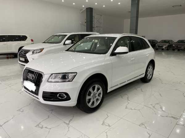 Audi Q5 Bán Audi Q5 2.0 ,màu trắng,nội thất kem,