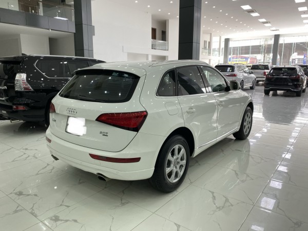 Audi Q5 Bán Audi Q5 2.0 ,màu trắng,nội thất kem,