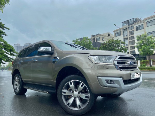 Ford Everest Ford Everest 2.2 Titanium 2017 Đẹp nhất