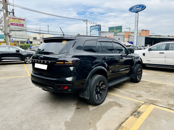 Ford Everest Titanium 4x2 2020