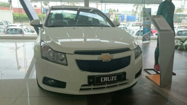 Chevrolet Cruze số sàn 2015 giá cực tốt