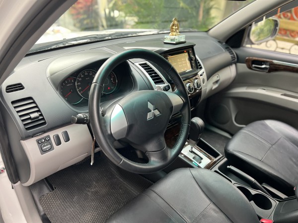 Mitsubishi Pajero Gia đình bán Mitsubishi Pajero 2017,