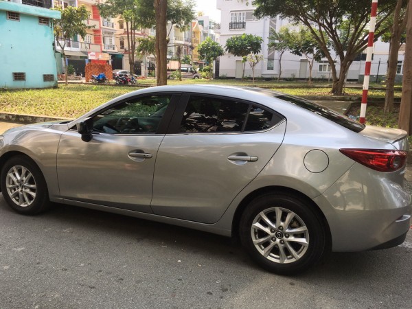 Mazda 3 sedan 1.5AT ĐK T5-2016 màu xám bạc đẹp