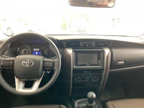 Toyota Fortuner 2.4 MT, Giá Tốt, Đủ Màu, Giao Ngay