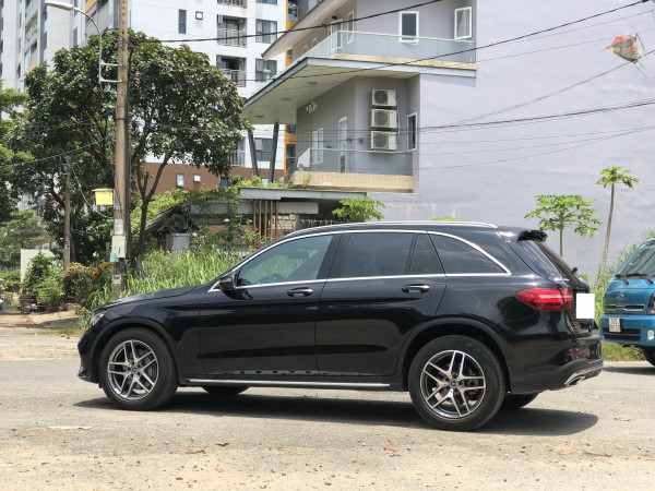 Mercedes-Benz GLC 300 4Matic Bản Full, sản xuất 2018