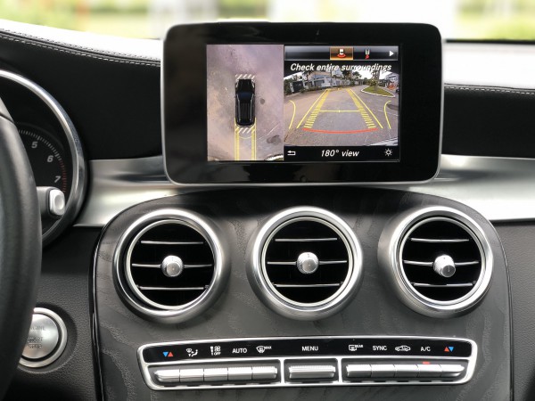 Mercedes-Benz GLC 300 4Matic Bản Full, sản xuất 2018