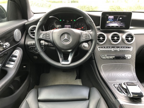 Mercedes-Benz GLC 300 4Matic Bản Full, sản xuất 2018