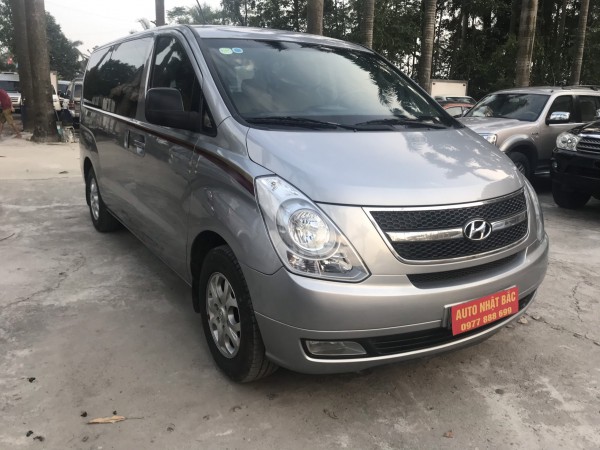 Hyundai Starex Bán xe Hyundai Starex,9 chỗ,máy dầu,2013