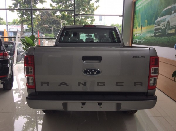 Ford Ranger Ranger XLS MT Hỗ trợ trả góp