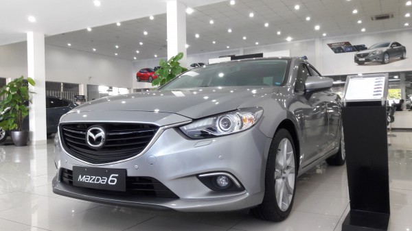Mazda 6 2.5 màu bạc chỉ với 250 triệu đồng