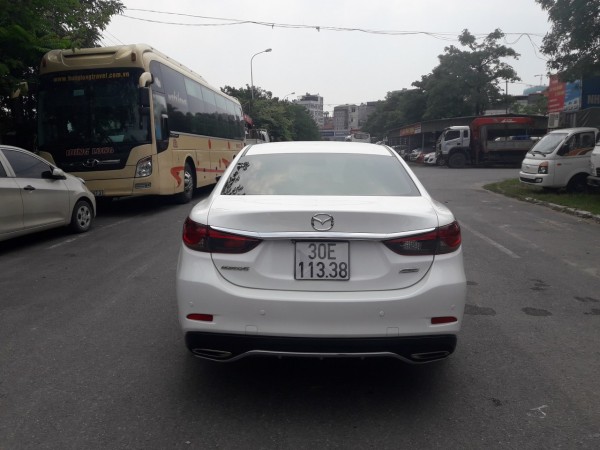 Mazda 6 Bán Mazda6 2.0 màu trắng 2015
