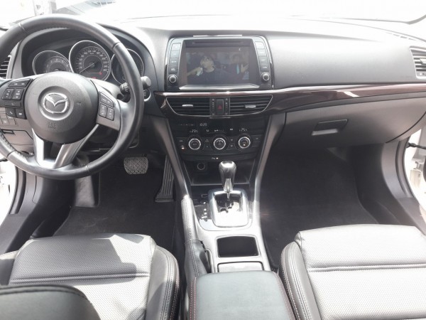 Mazda 6 Bán Mazda6 2.0 màu trắng 2015