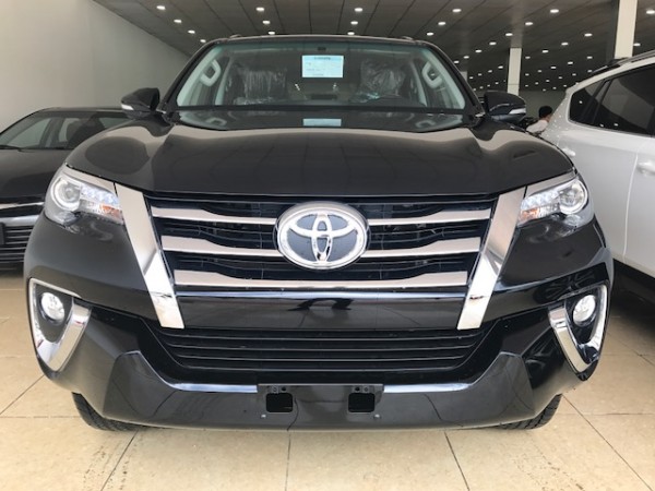 Toyota Fortuner Tôyta Fotuner 4x4 AT 2018