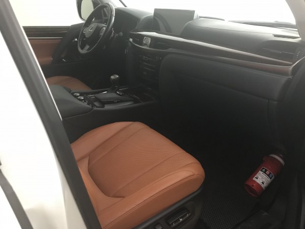Lexus LX 570 Bán Lexus LX570 sản xuất và đăng ký 2016