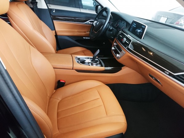 BMW 730 LI model 2017 màu đen nội thất nâu