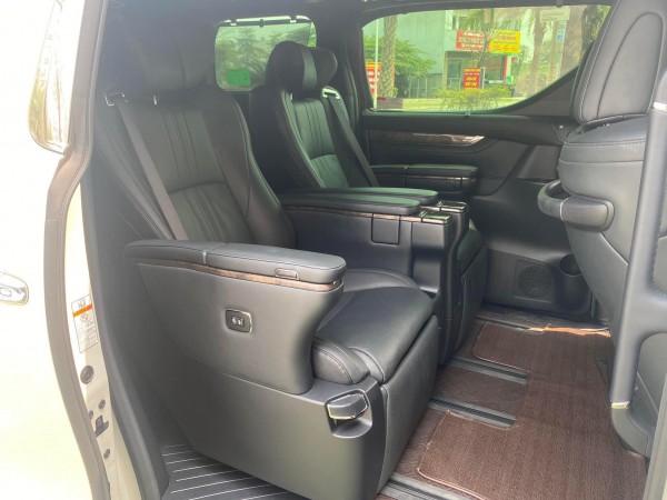Toyota Land Cruiser Bán Toyota Alphard model và đăng ký 2022