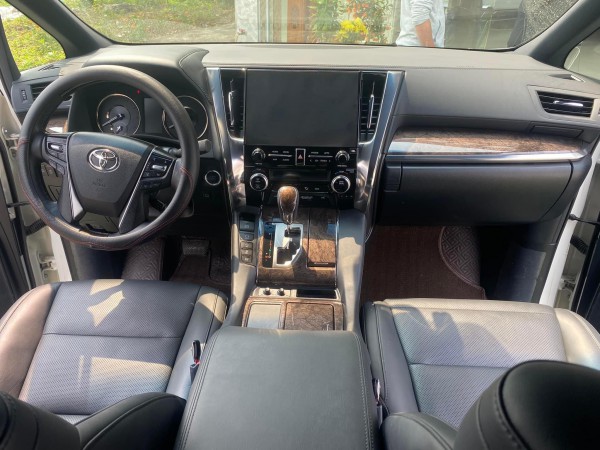 Toyota Land Cruiser Bán Toyota Alphard model và đăng ký 2022