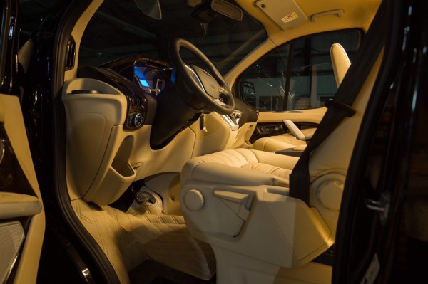 Ford Tourneo Premium – Limousine đẳng cấp