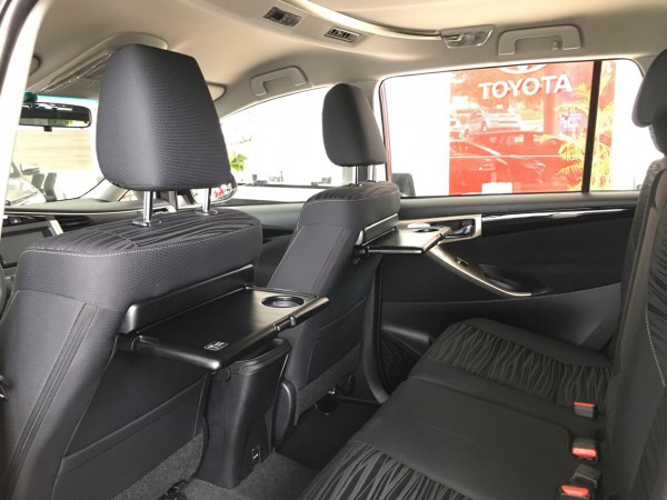 Toyota Innova 2.0G Venturer-Khuyến Mãi Lớn-Giao Ngay