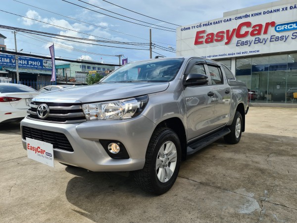 Toyota Hilux đời 2019, màu Bạc, nhập khẩu Thái Lan