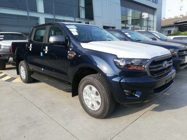 Ford Ranger Ranger XLS 2020 Deep Blue ưu đãi 24tr